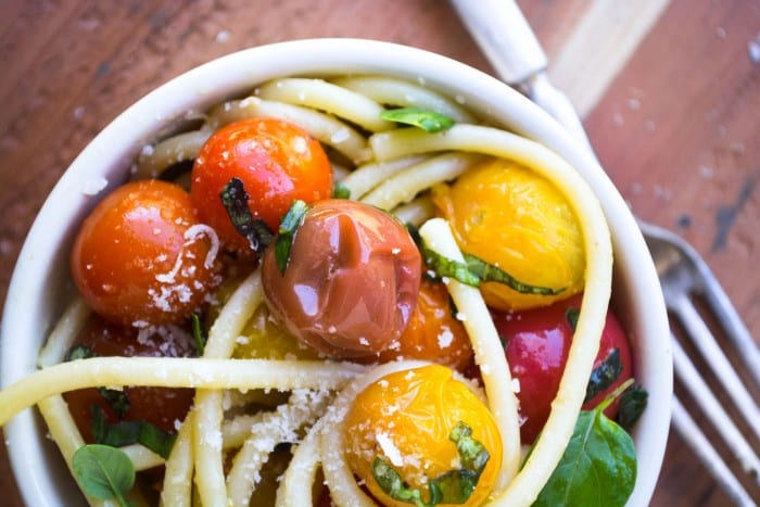 Bucatini con Tomates Rostizados