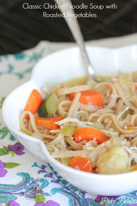 Sopa cl&aacute;sica de pollo con verduras asadas t