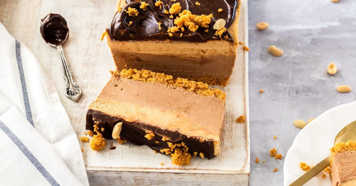 Tarta de queso con mantequilla de maní y chocolate sin hornear - un showtopper fácil