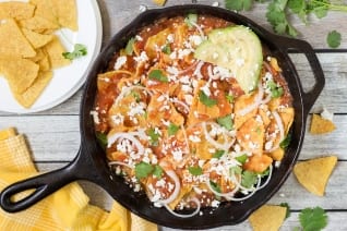 Chilaquiles Mexicanos Tradicionales Rojos