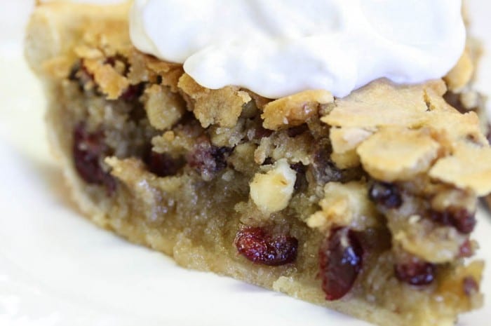 pastel de nueces y chocolate con ar&aacute;ndanos