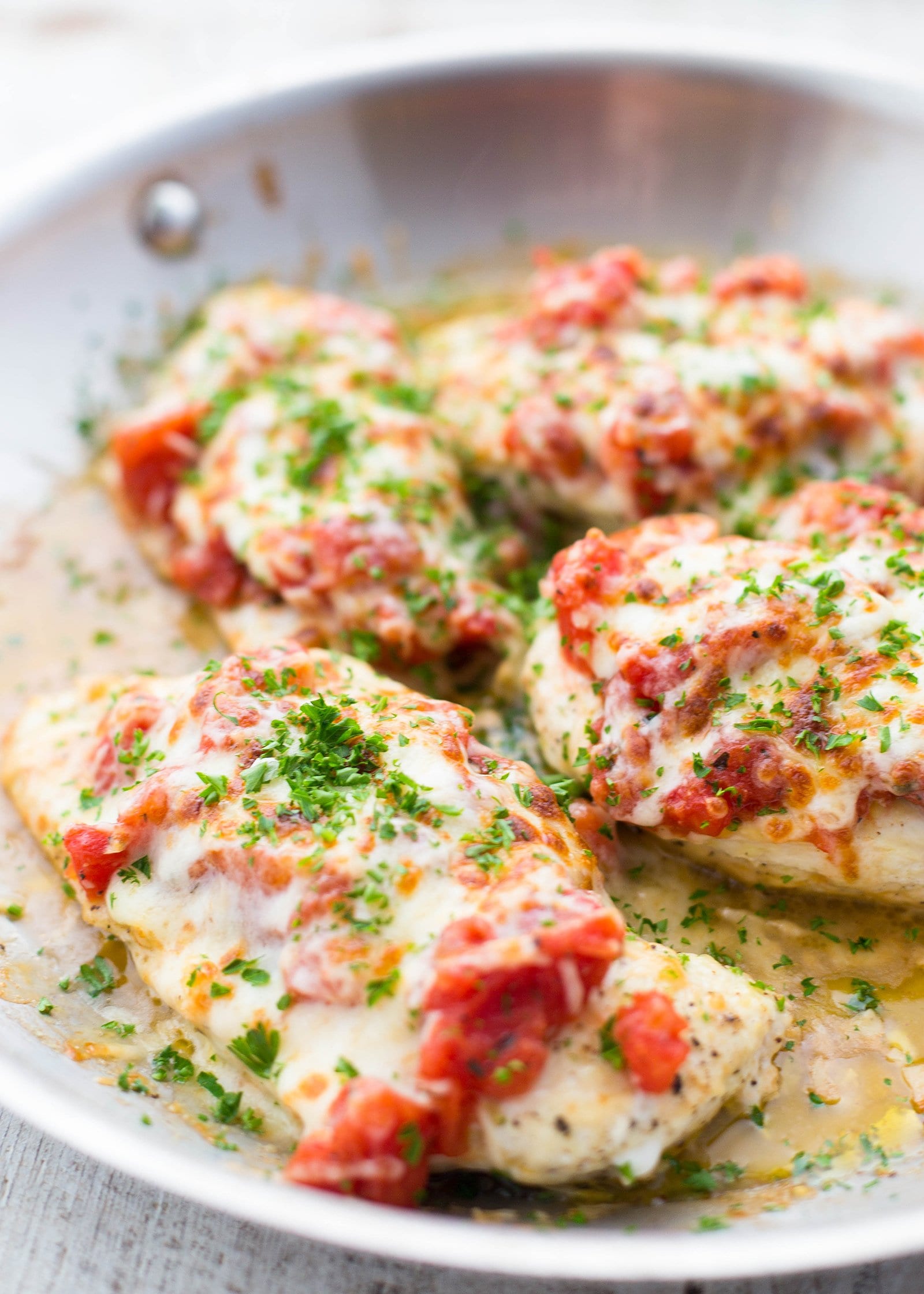 Costeletas de frango bruschetta de queijo