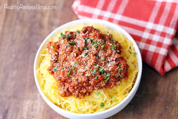 Calabaza de Espagueti con Salsa de Carne
