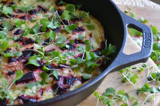 Frittata de clara de huevo y remolacha asada