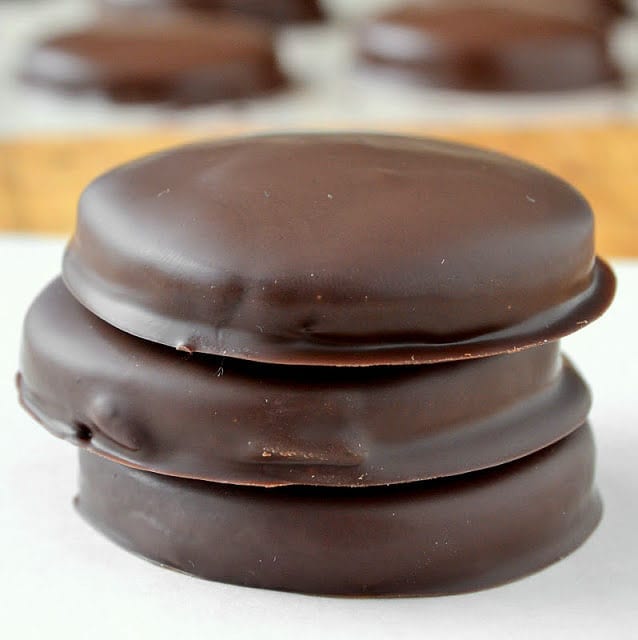 Galletas caseras finas de menta, incluso mejores que las originales de Girl Scouts.