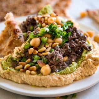 Hummus con cordero