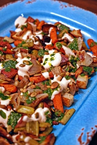 Verduras Asadas Con Chile Yogurt Y Salsa De Centa De Cilantro