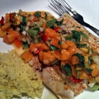 Halibut A La Parrilla Con Salsa De Papaya