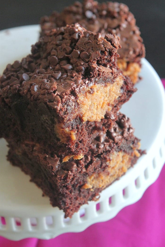 Mantequilla de man&iacute; Fudge Brownies rellenos