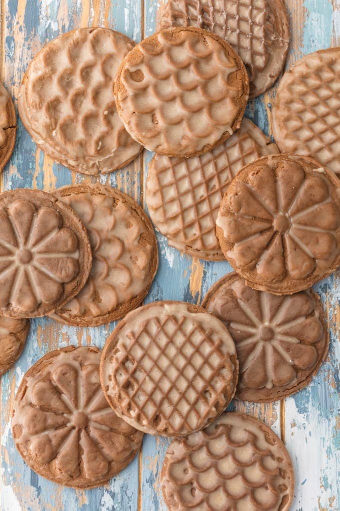 GALLETAS DE PAN DE JENGIBRE SUAVE ESMALTADAS