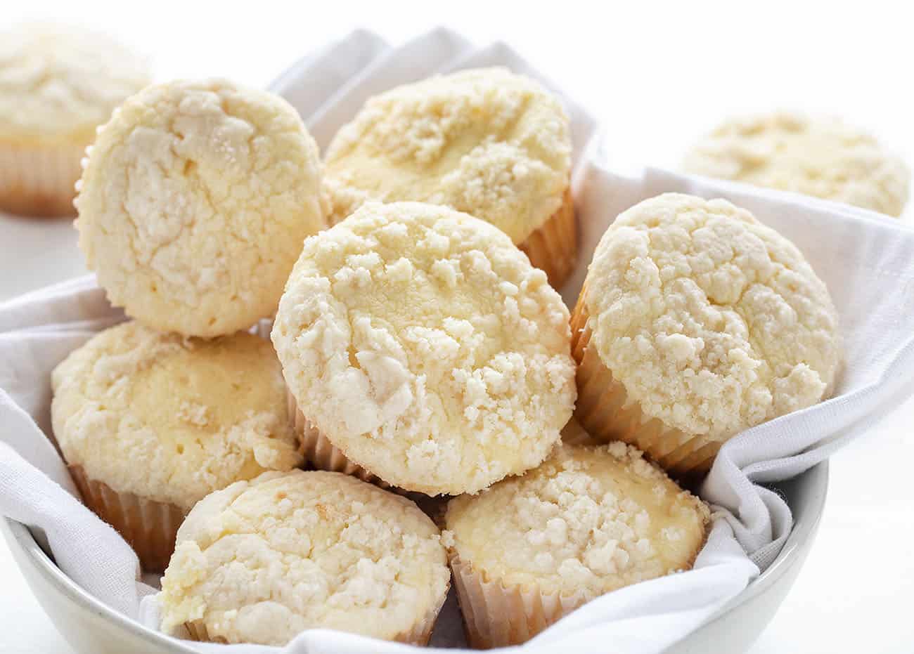 Canasta de muffins de queso crema