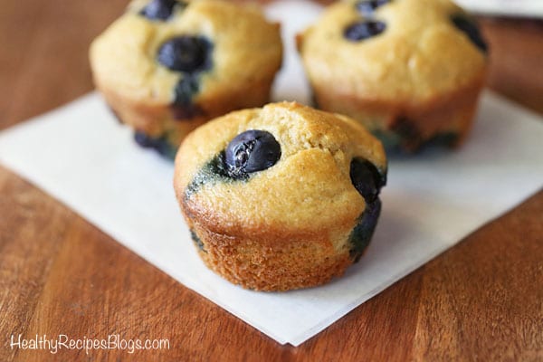 Muffins de ar&aacute;ndano con ceto bajo en carbohidratos