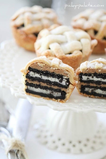 Oreo y mantequilla de maní en capas bebé enrejado pasteles