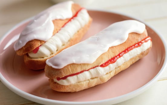 Os dedos congelados de Paul Hollywood Teste-se em casa com este desafio técnico da segunda série de The Great British Bake Off. Os dedos gelados clássicos de Paul são o presente perfeito para a tarde