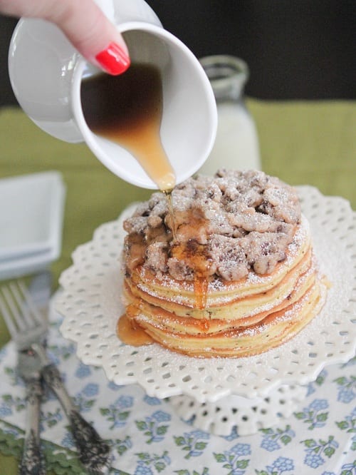 "Tortas" de pan de chispas de chocolate con masa de galleta y migajas