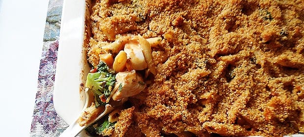 Penne al horno con pollo, brócoli y gouda ahumado