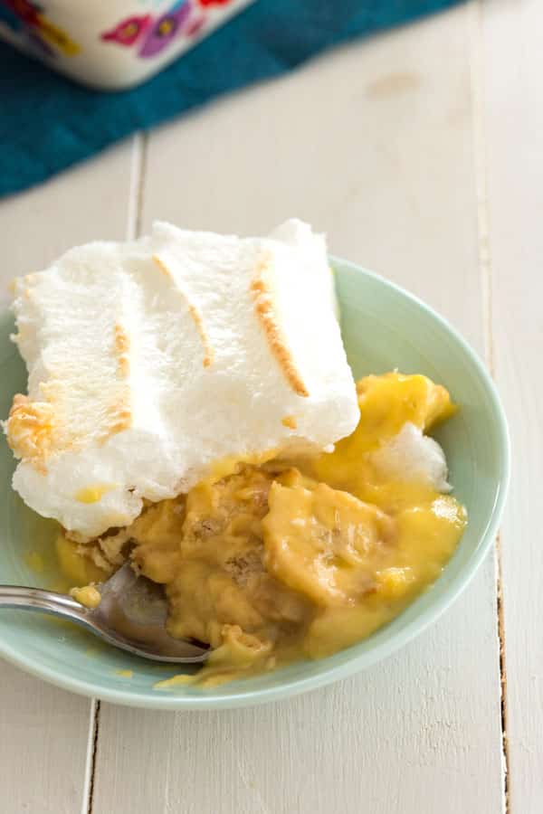 &iexcl;El MEJOR pud&iacute;n casero de banano de SCRATCH! &iexcl;Esta antigua receta de postre del sur tiene una cobertura de merengue y obleas de Nilla!