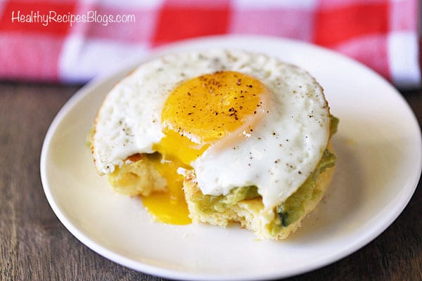 Tostada de aguacate baja en carbohidratos
