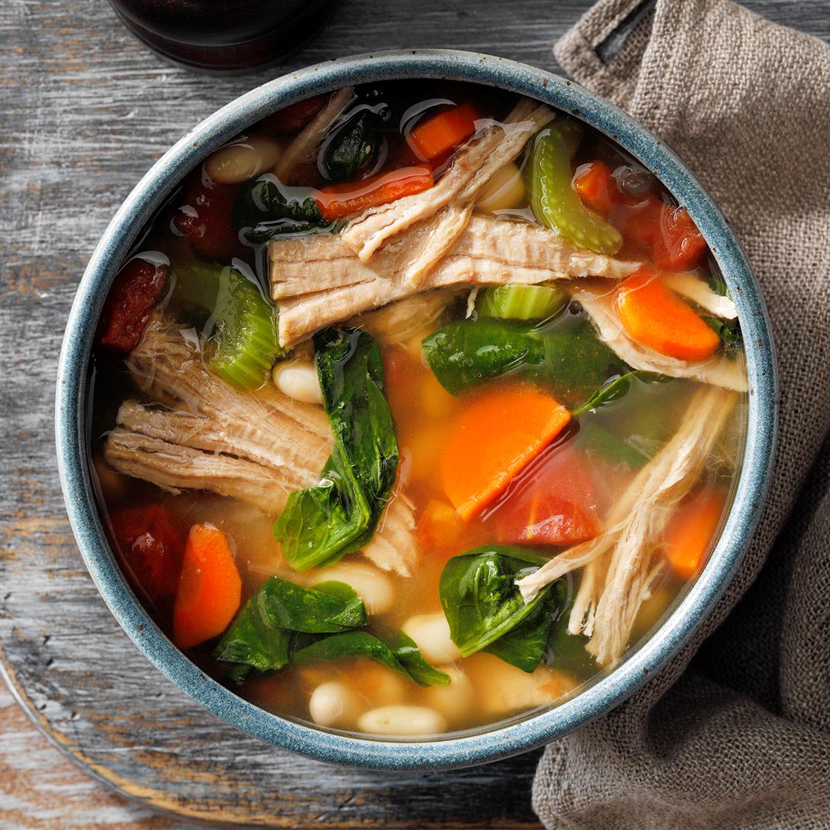 Receta abundante de sopa de frijoles de cerdo