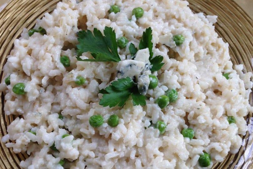 Risotto de queso azul con guisantes de primavera