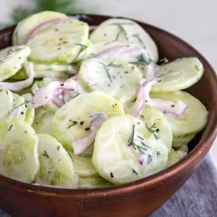 Ensalada de pepino cremosa