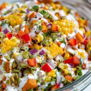 Patata dulce y ensalada de maíz