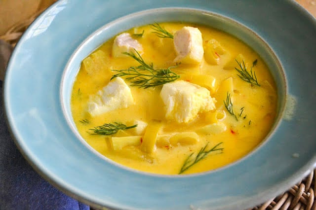 Sopa de halibut y azafrán