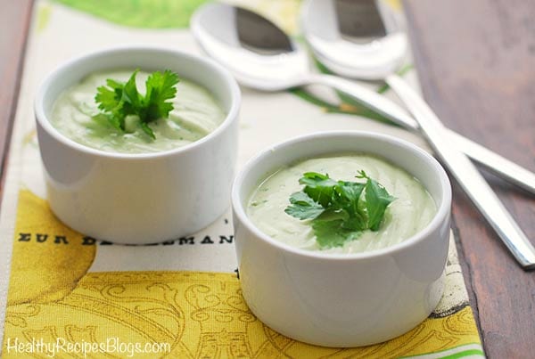 Sopa fr&iacute;a de aguacate