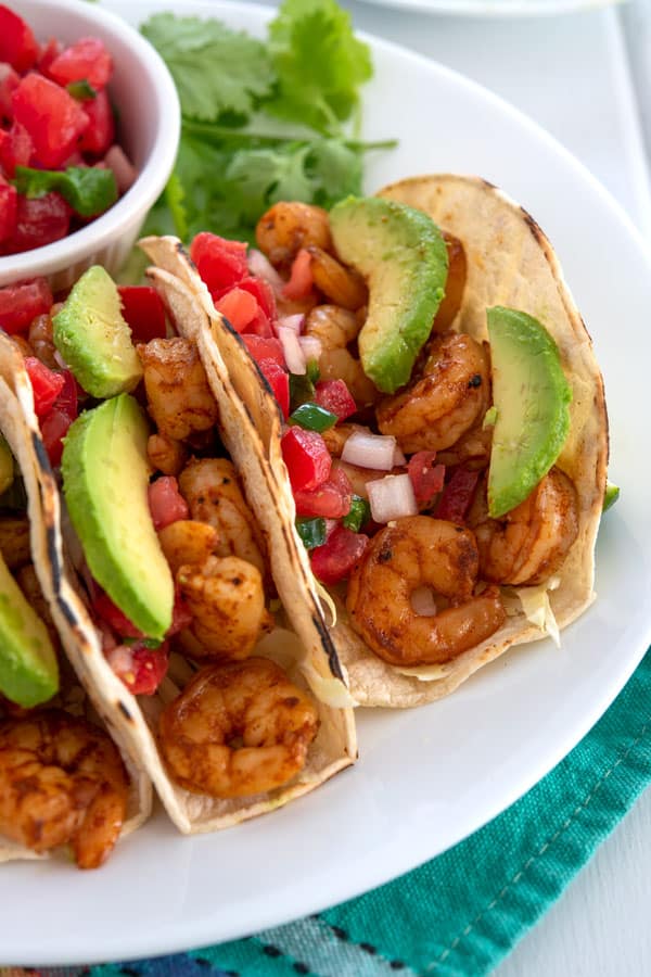 Tacos de camarão (receita fácil de taco de camarão: 10 minutos!)
