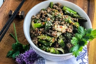 Carne de res de jengibre tailandesa: una comida simple y fácil entre semana