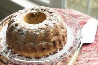 Un pastel de domingo de Europa Central: Pascua Kugelhopf