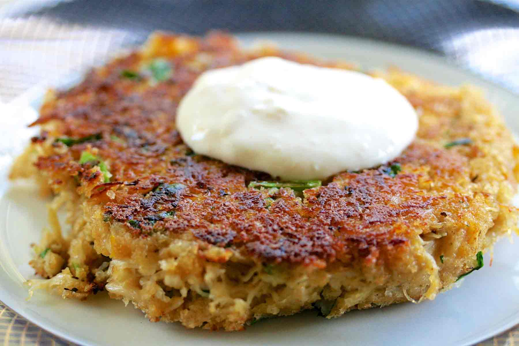 Spicy Crab Cakes with Horseradish Mayo