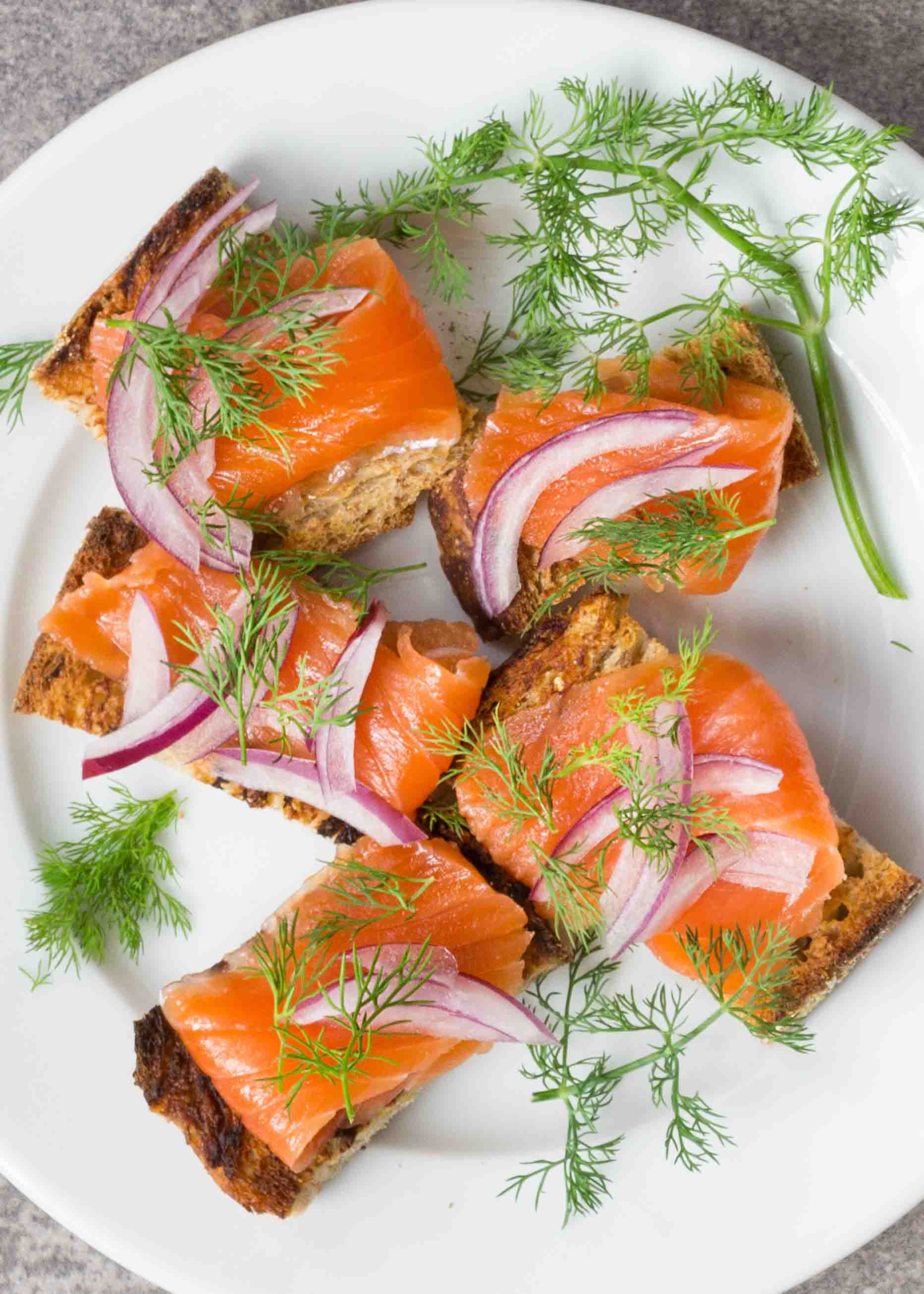 How to Make Salmon Gravlax