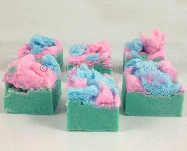 cotton candy fudge topped with cotton candy