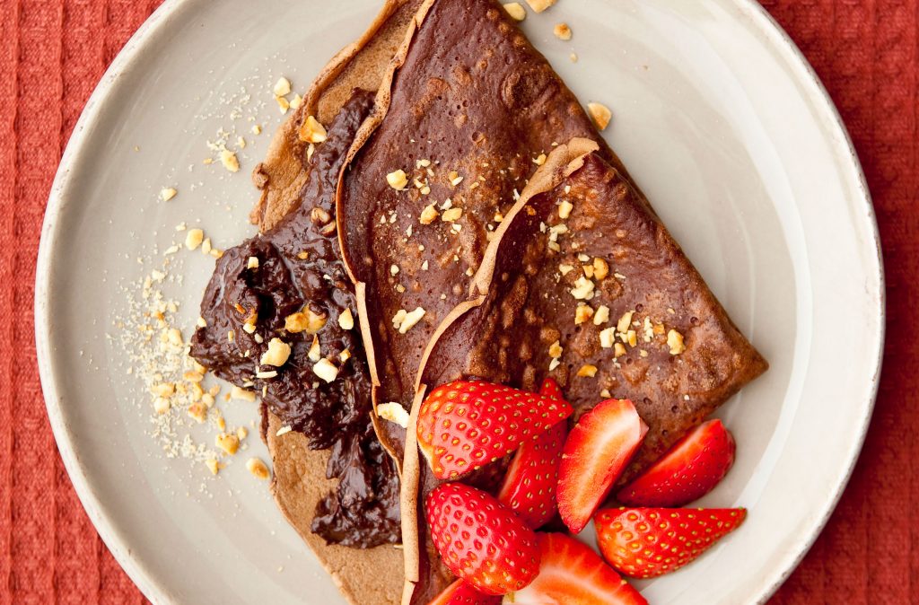 Chocolate Hazelnut Cream Chocolate Pancake Chocolate Hazelnut Cream Chocolate Pancake är utsökt, sött och lätt att göra. Barn kommer att älska dem. Servera med jordgubbar