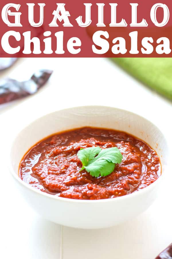 ¡Esta receta de salsa de chile guajillo mexicano es excelente en tacos de pollo o cerdo! | Salsa de Chile Guajillo #salsa #tacotuesday #appetizer #mexicanfood
