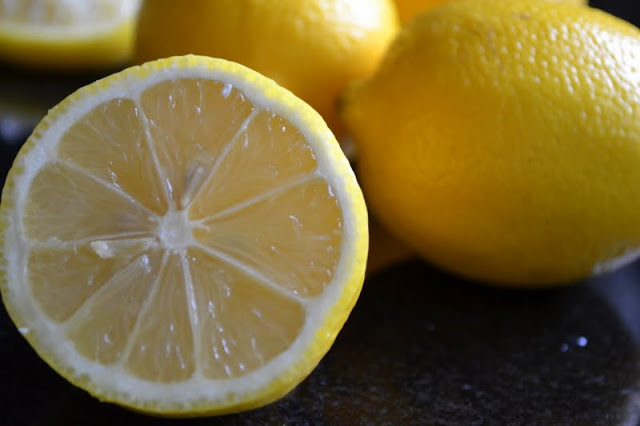 Citrons frais pour soupe avgolemono