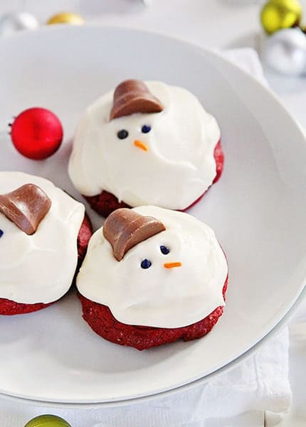 Red Velvet Melting Snowman Cookies!