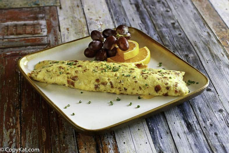 IHOP Bacon Temptation Omelette - Desayuno Keto Friendly