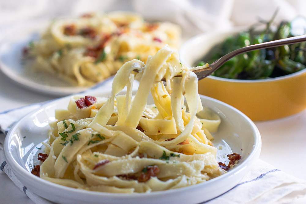 This creamy pear and mascarpone pasta get its kick from pear tossed in mascarpone cheese and crispy prosciutto. Ready on the table in 15 minutes and it