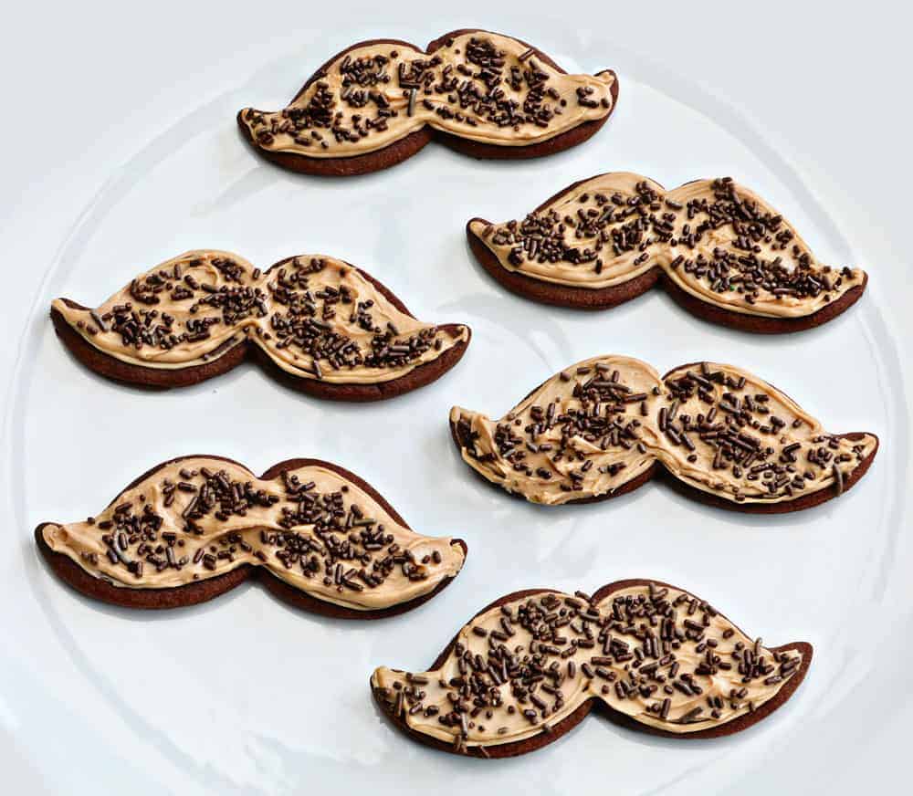 Golosinas de bigote - Bigotes de galletas de azúcar y chocolate