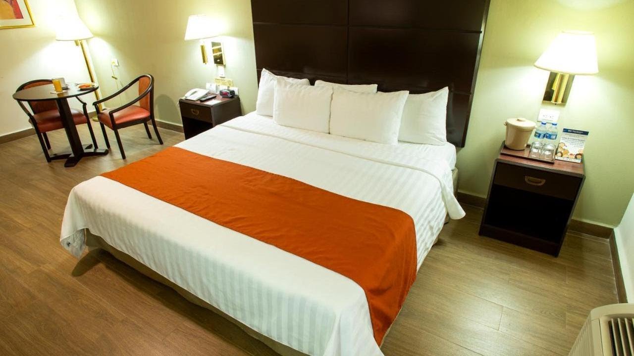 hotel plaza calzada monterrey